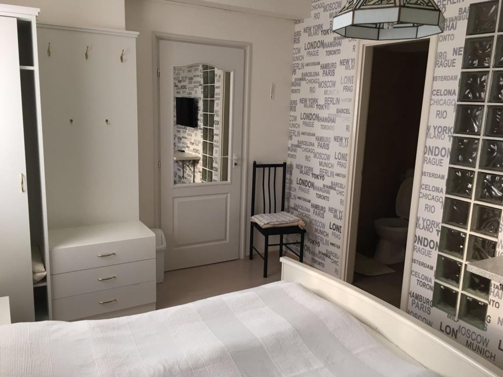 Oazis Apartmanhaz Hajdúszoboszló Δωμάτιο φωτογραφία